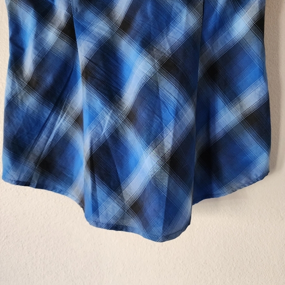 NEW YORK & COMPANY Stretch Blue Navy Plaid Button Up Short Sleeve Blouse Size XS - Picture 13 of 17